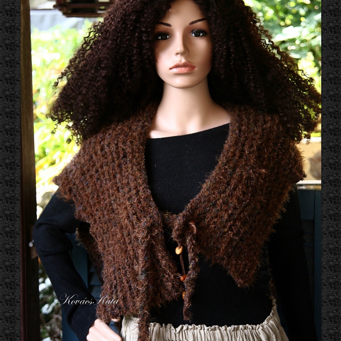 MANDRAGORA / maro - șal cu design tricotat, vestă - îmbrăcăminte și modă - haine damă - poncho - Artynos.ro