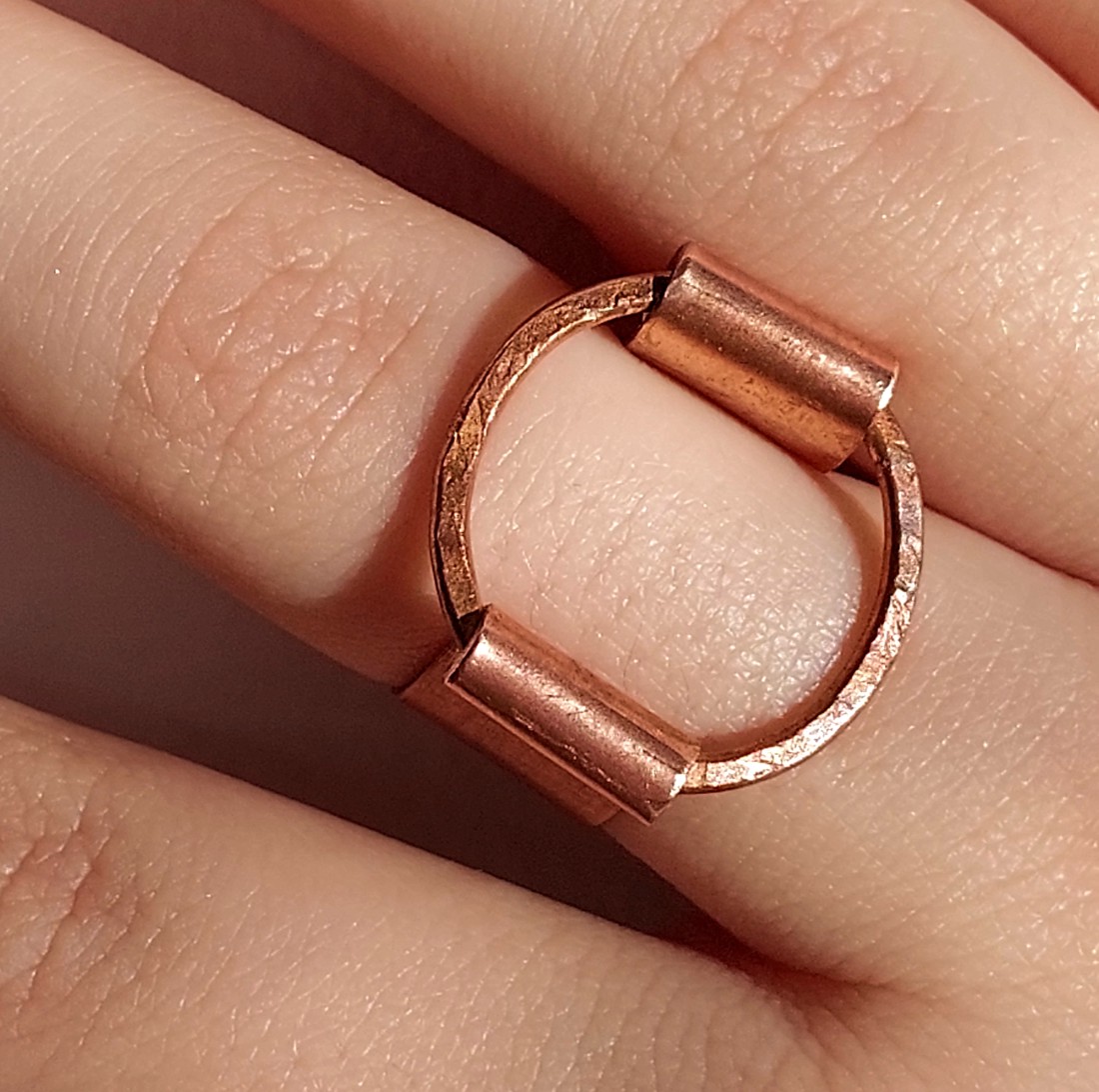 Bijuterii minimaliste din cupru - bijuterii - seturi de bijuterii - Artynos.ro Bijuterii minimaliste din cupru - bijuterii - seturi de bijuterii - Artynos.ro