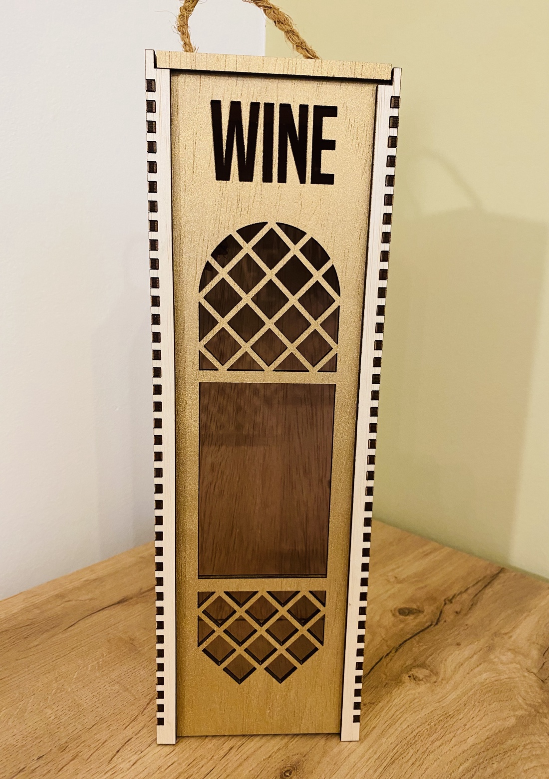 Cutie pentru sticlă de vin - casă & stil de viață - accesorii pentru decorat casa - decorațiuni de masă și decorațiuni pentru rafturi - cutii decor, cutii de suveniruri - Artynos.ro Cutie pentru sticlă de vin - casă & stil de viață - accesorii pentru decorat casa - decorațiuni de masă și decorațiuni pentru rafturi - cutii decor, cutii de suveniruri - Artynos.ro