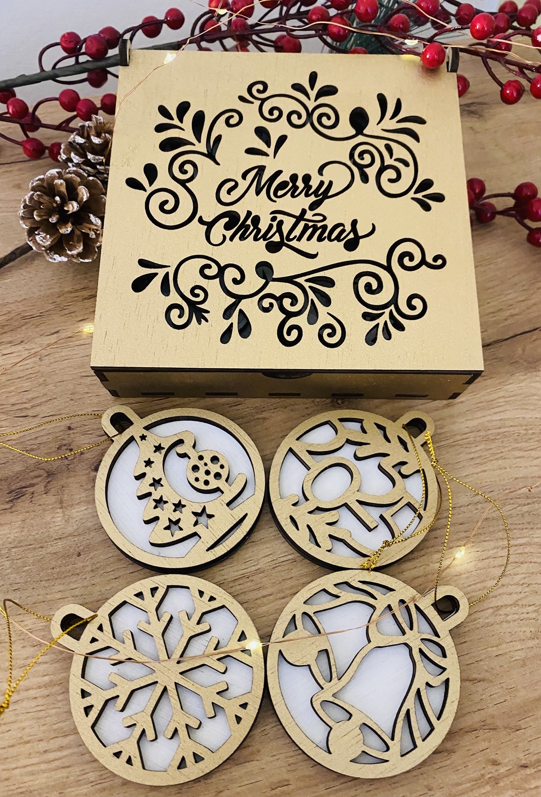 Set cutie cu 12 globuri - crăciun - decorațiuni de crăciun de casă - globuri de crăciun - Artynos.ro