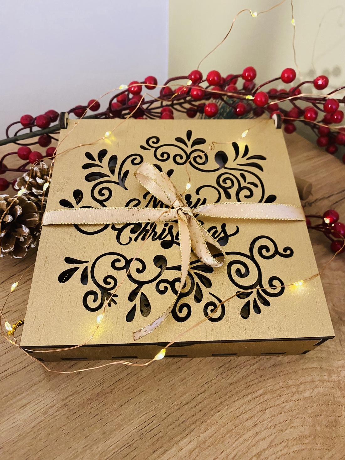 Set cutie cu 12 globuri - crăciun - decorațiuni de crăciun de casă - globuri de crăciun - Artynos.ro