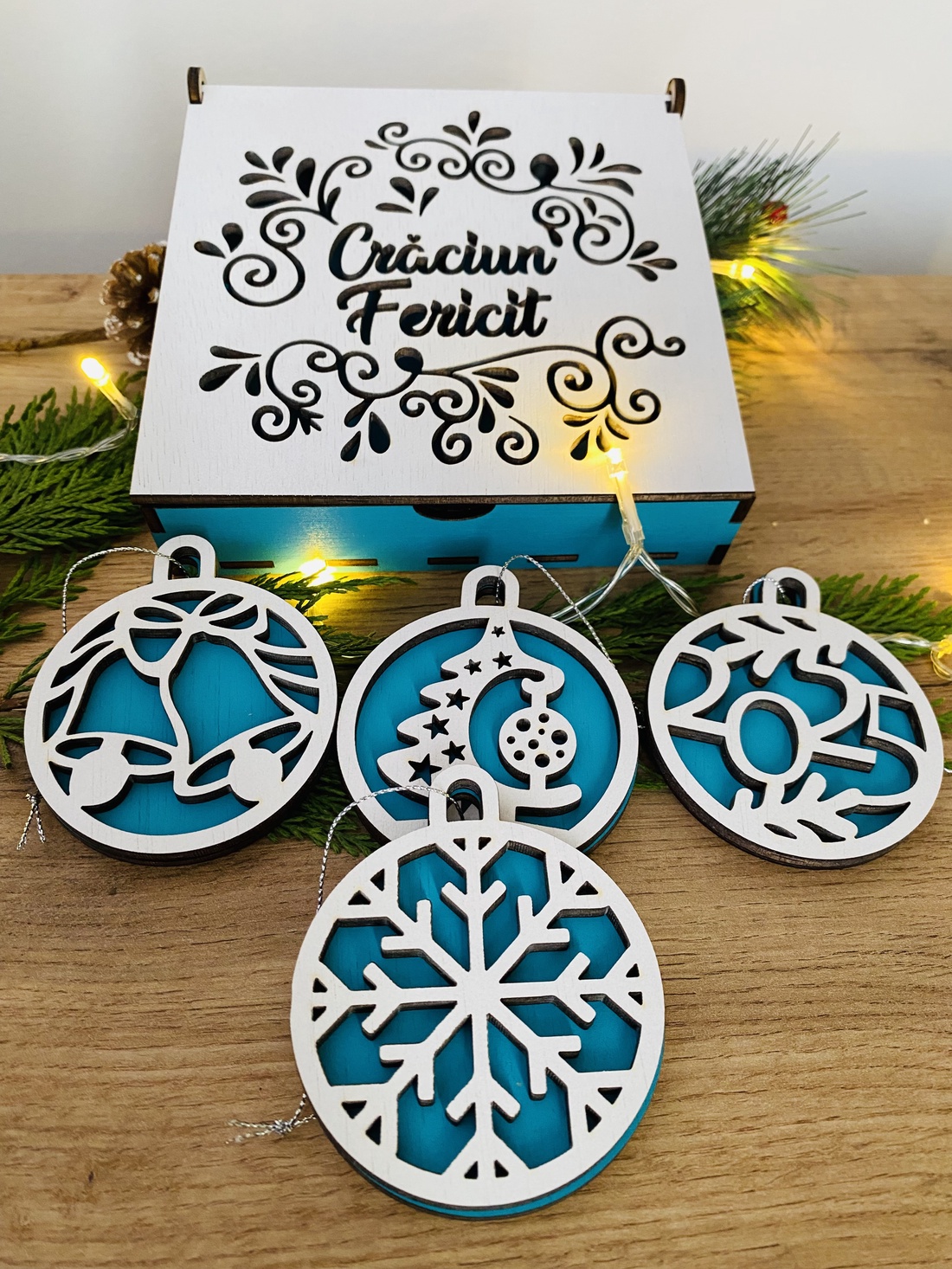 Set cutie cu 12 globuri - crăciun - decorațiuni de crăciun de casă - globuri de crăciun - Artynos.ro