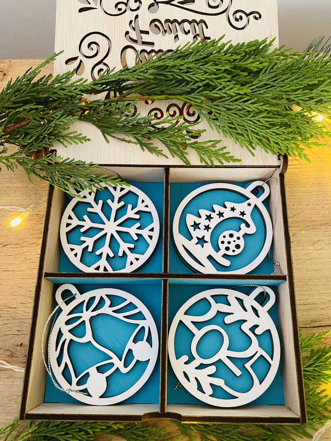 Set cutie cu 12 globuri - crăciun - decorațiuni de crăciun de casă - globuri de crăciun - Artynos.ro