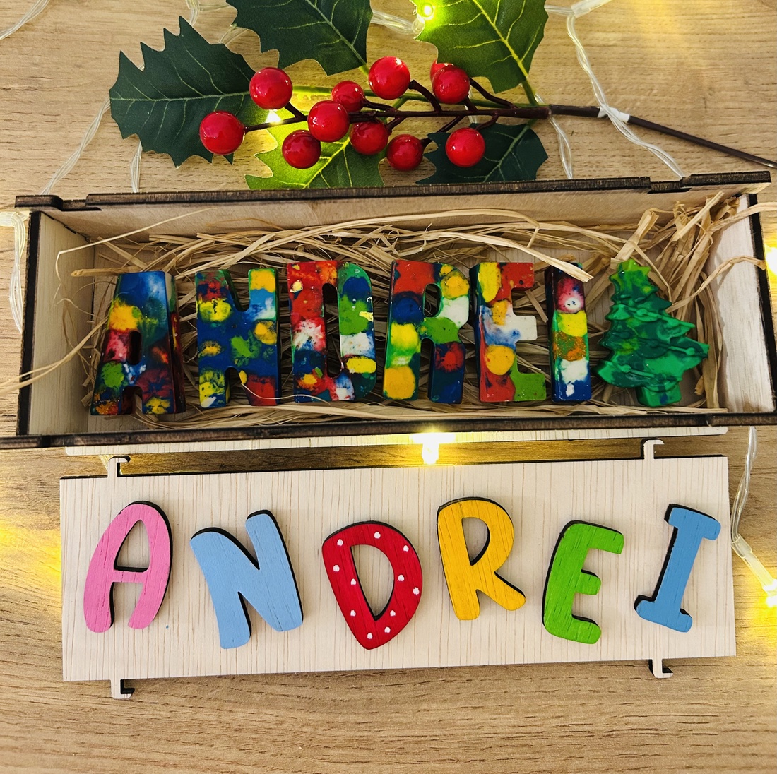 Litere din creioane cerate - crăciun - cadouri de moș crăciun - cadouri de moș crăciun - Artynos.ro