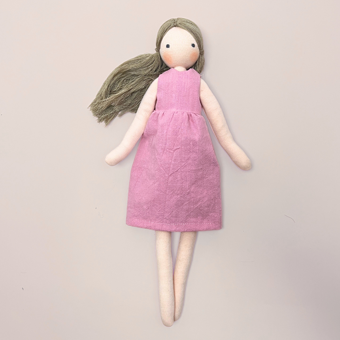 Bogi Baba într-un set roz simplu - jucării și echipamente pentru copii - jucării și accesorii pentru copii - păpușă de îmbrăcat - Artynos.ro