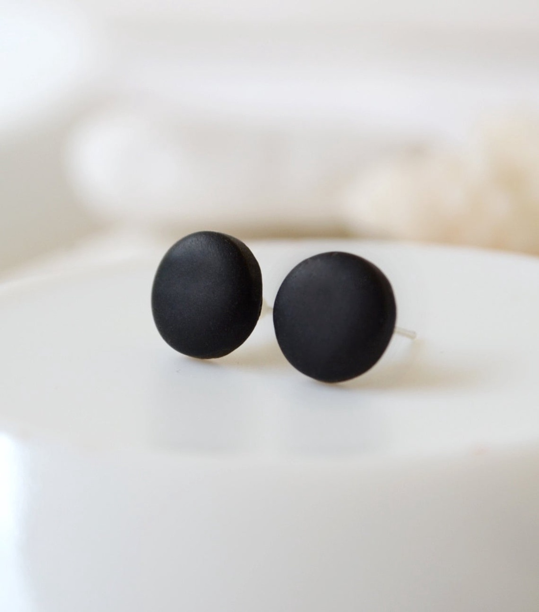 Cercei surub pentru barbati cercei negri rotunzi unisex cercei mici tija cadou iubit barbat sot prieten cercei masculini - bijuterii - cercei - clipsuri - Artynos.ro Cercei surub pentru barbati cercei negri rotunzi unisex cercei mici tija cadou iubit barbat sot prieten cercei masculini - bijuterii - cercei - clipsuri - Artynos.ro