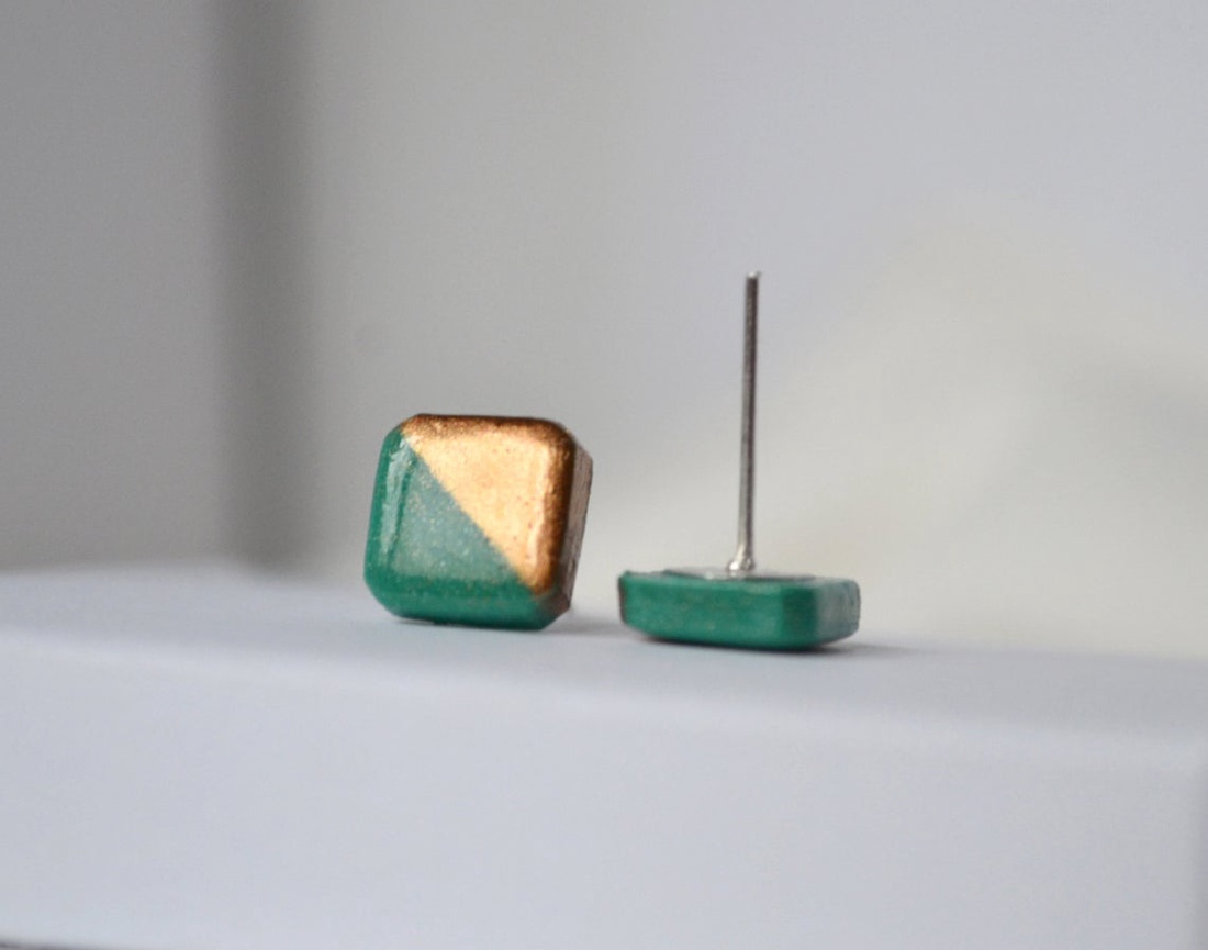 Cercei verde si auriu din fimo, cercei posturi cercei cu tija cercei clipsuri cercei minimali, cadou femeie - bijuterii - cercei - clipsuri - Artynos.ro Cercei verde si auriu din fimo, cercei posturi cercei cu tija cercei clipsuri cercei minimali, cadou femeie - bijuterii - cercei - clipsuri - Artynos.ro