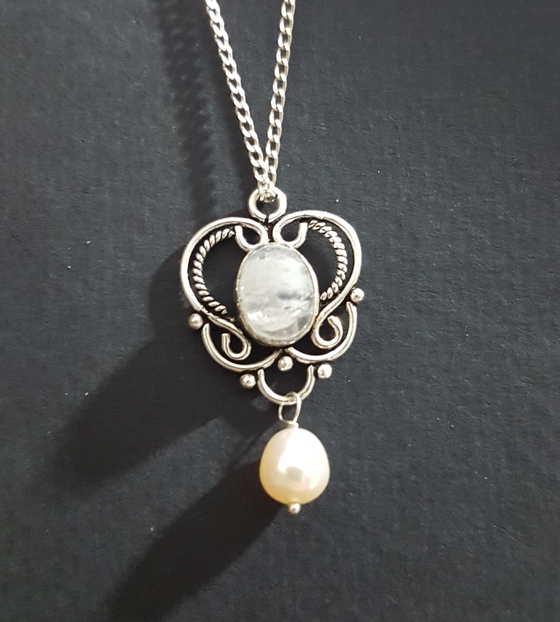 Pandantiv mireasa lacrima piatra lunii veritabila pandantiv argint 925 pandantiv perla alba bijuterie mireasa zodia rac - accesorii nuntă - bijuterii mireasă - colier mireasă - Artynos.ro