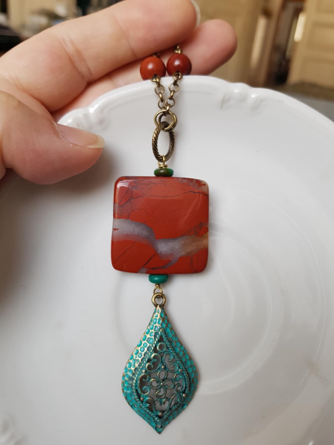 Set de cercei si colier cu pietre pretioase, colier geometric jasp, colier rozariu cu semipretioase colier cu pandantiv - bijuterii - seturi de bijuterii - Artynos.ro Set de cercei si colier cu pietre pretioase, colier geometric jasp, colier rozariu cu semipretioase colier cu pandantiv - bijuterii - seturi de bijuterii - Artynos.ro