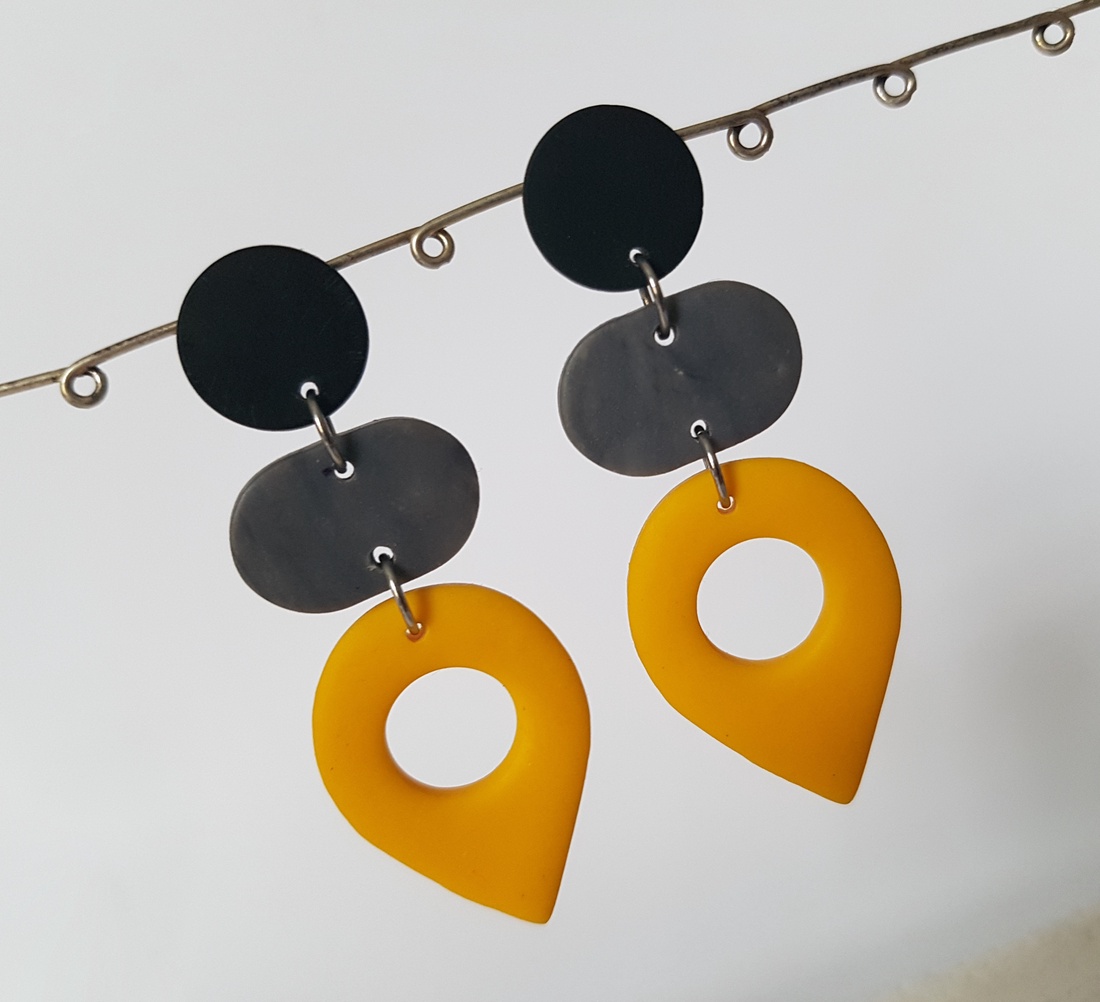 Cercei moderni cu tija cercei contemporani Cercei atarnatori galbeni gri cercei fimo cadou bijuterie contemporana - bijuterii - cercei - cercei drop - Artynos.ro Cercei moderni cu tija cercei contemporani Cercei atarnatori galbeni gri cercei fimo cadou bijuterie contemporana - bijuterii - cercei - cercei drop - Artynos.ro