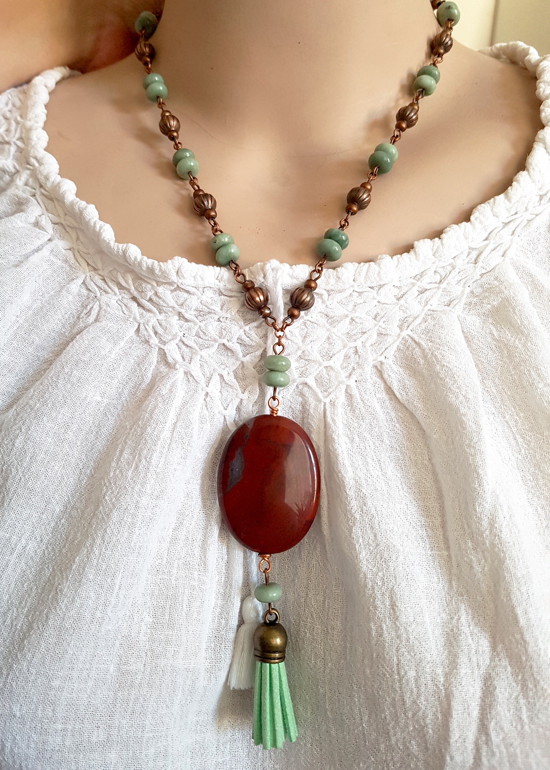 Colier pietre pretioase jasp rosu jad verde colier vintage ciucure pandantiv modern colier cristale natural colier menta - bijuterii - coliere - coliere cu franjuri - Artynos.ro Colier pietre pretioase jasp rosu jad verde colier vintage ciucure pandantiv modern colier cristale natural colier menta - bijuterii - coliere - coliere cu franjuri - Artynos.ro