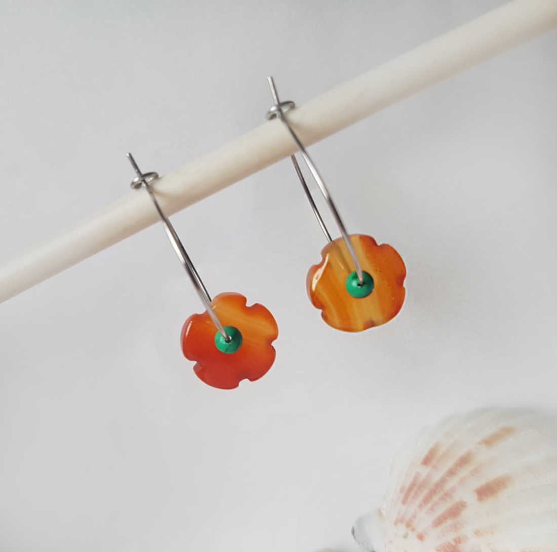 Cercei moderni flori cercei hoops pietre semipretioase agate malachit cercei artizanali cadou iubita sotie secret santa - bijuterii - cercei - cercei hoops - Artynos.ro Cercei moderni flori cercei hoops pietre semipretioase agate malachit cercei artizanali cadou iubita sotie secret santa - bijuterii - cercei - cercei hoops - Artynos.ro