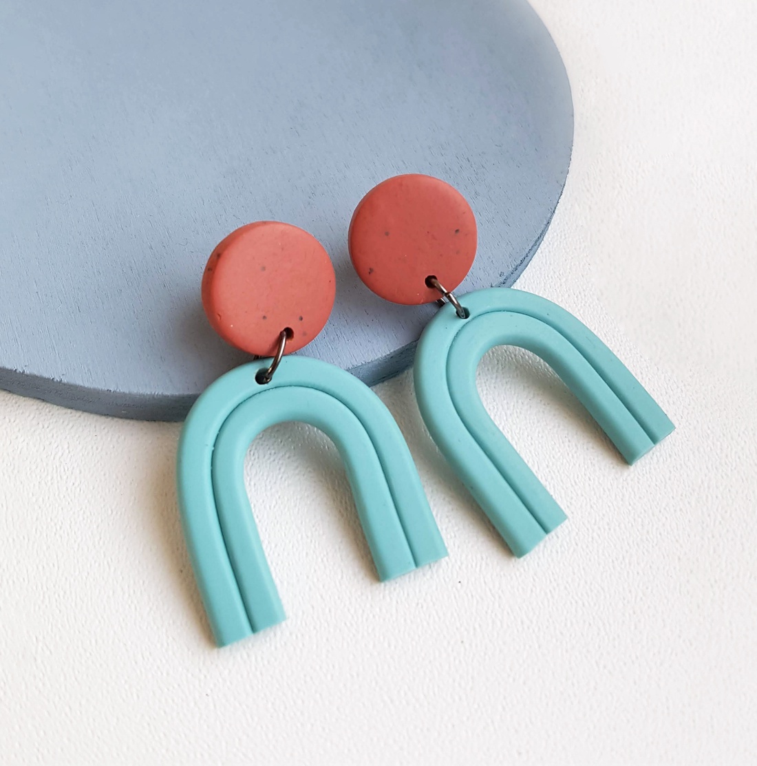 Cercei moderni fimo Cercei albastri agatatori, cercei atarnatori supradimensionati cercei geometrici bijuterie moderna - bijuterii - cercei - cercei lungi - Artynos.ro Cercei moderni fimo Cercei albastri agatatori, cercei atarnatori supradimensionati cercei geometrici bijuterie moderna - bijuterii - cercei - cercei lungi - Artynos.ro