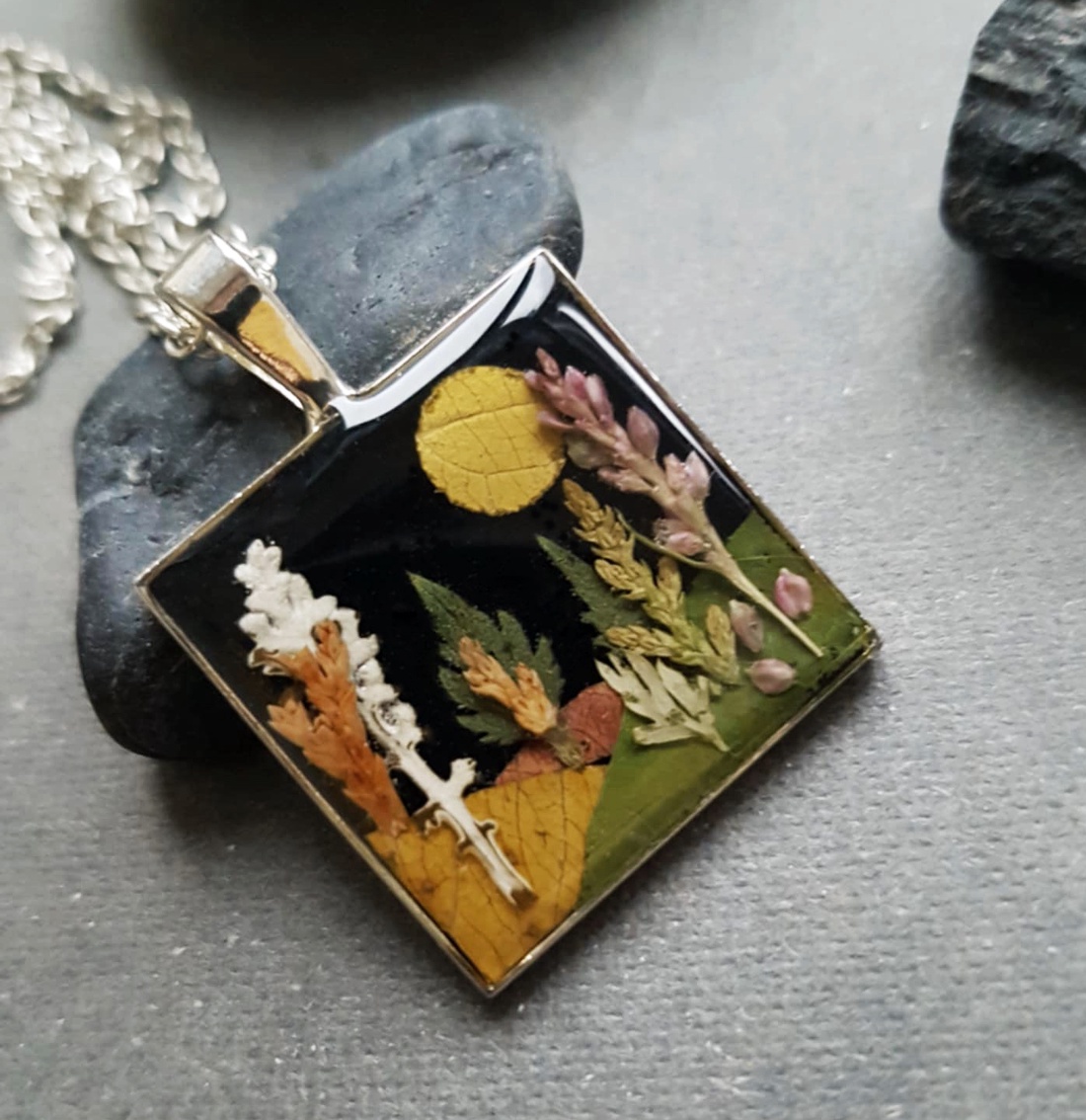 Cadou barbat Pandantiv unicat Pandantiv unisex rasina flori pandantiv copaci frunze colier flori cadou femei fiica  - bijuterii - coliere - pandative - Artynos.ro