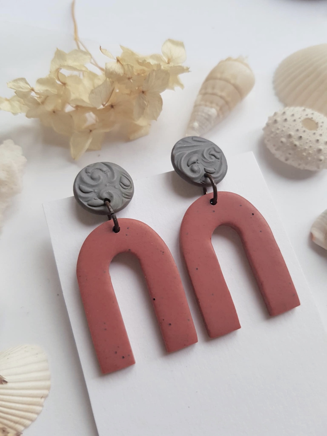 Cercei moderni arca Cercei rotunzi cercei lungi cercei caramizii cercei atarnatori geometrici bijuterie moderna cadou - bijuterii - cercei - cercei lungi - Artynos.ro