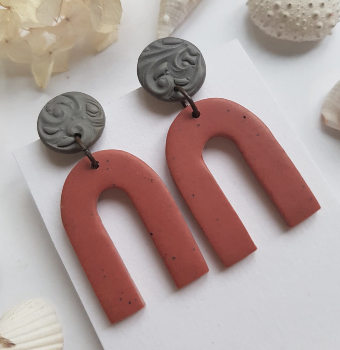 Cercei moderni arca Cercei rotunzi cercei lungi cercei caramizii cercei atarnatori geometrici bijuterie moderna cadou - bijuterii - cercei - cercei lungi - Artynos.ro