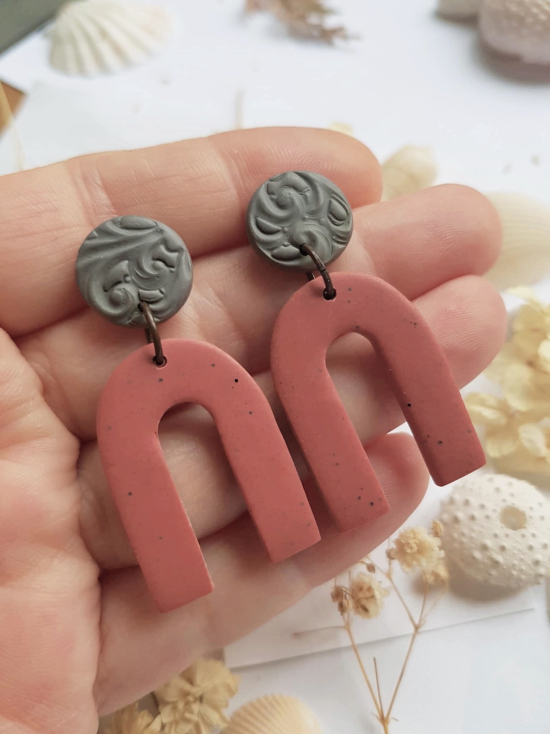 Cercei moderni arca Cercei rotunzi cercei lungi cercei caramizii cercei atarnatori geometrici bijuterie moderna cadou - bijuterii - cercei - cercei lungi - Artynos.ro