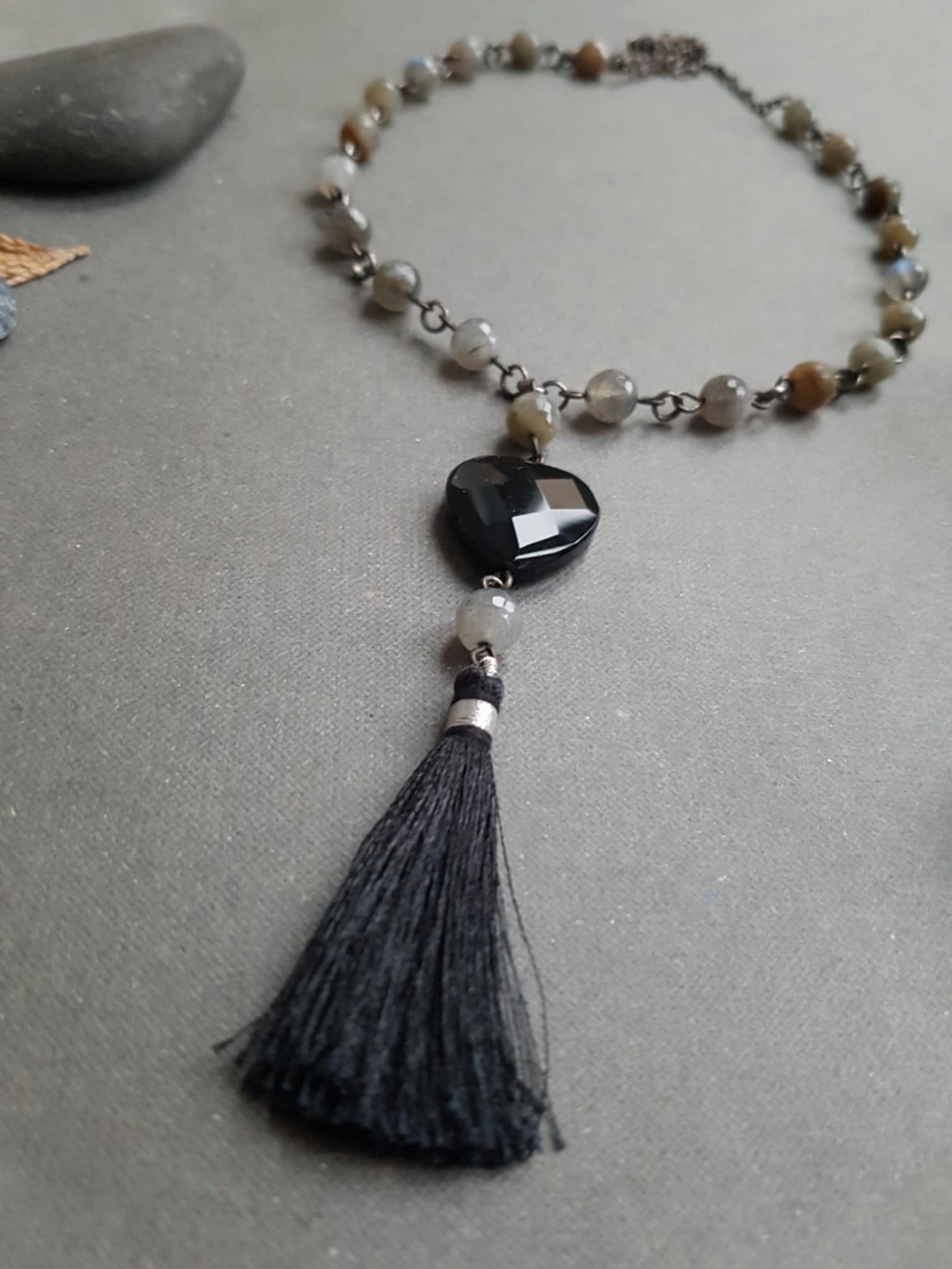 Colier negru Colier lung rozariu colier pietre pretioase colier labradorit onix colier pietre semipretioase gri negre - bijuterii - coliere - coliere din pietre semiprețioase - Artynos.ro