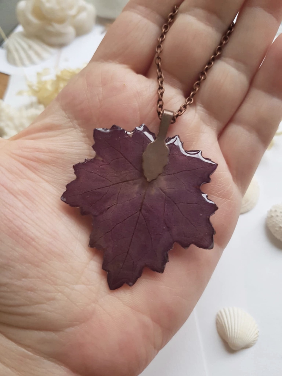 Colier unicat handmade Pandantiv frunza naturala medalion botanic din rasina cadou Craciun secret santa eco - bijuterii - coliere - pandative - Artynos.ro