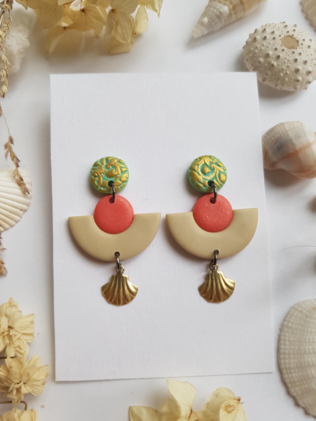 Cercei scoica aurie cercei moderni bej roz verde, cercei drop cercei atarnatori cu tija, bijuterie contemporana - crăciun - cadouri de moș crăciun - cadouri de moș crăciun - Artynos.ro