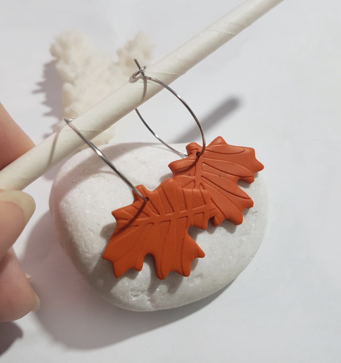 Cercei Hoops Cercei moderni frunza Cercei moderni rotunzi cercei atarnatori frunze bijuterie moderna cadou mos Craciun - bijuterii - cercei - cercei hoops - Artynos.ro