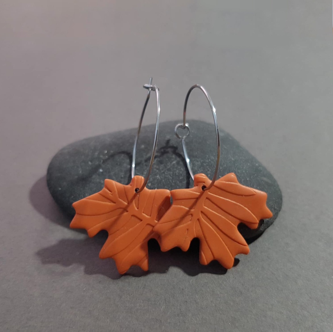 Cercei Hoops Cercei moderni frunza Cercei moderni rotunzi cercei atarnatori frunze bijuterie moderna cadou mos Craciun - bijuterii - cercei - cercei hoops - Artynos.ro