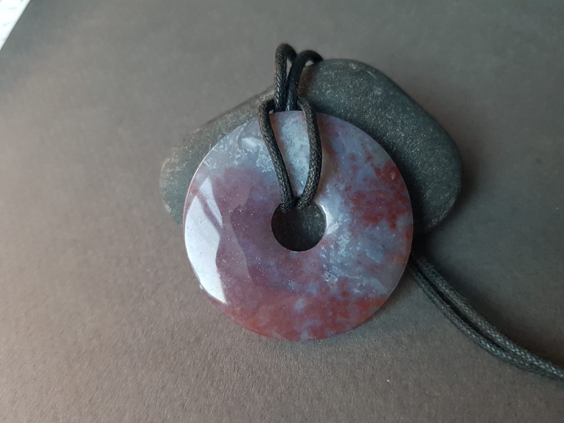 Pandantiv unicat Pandantiv agata indiana Pandantiv rotund colier pietre semipretioase Cadou zodie scorpion sagetator - bijuterii - coliere - pandative - Artynos.ro