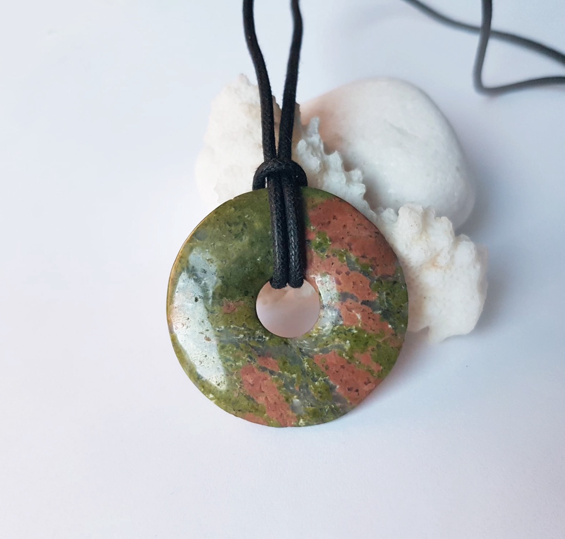 Pandantiv unicat Pandantiv unakit Pandantiv rotund colier pietre semipretioase Cadou zodie scorpion sagetator - bijuterii - coliere - pandative - Artynos.ro