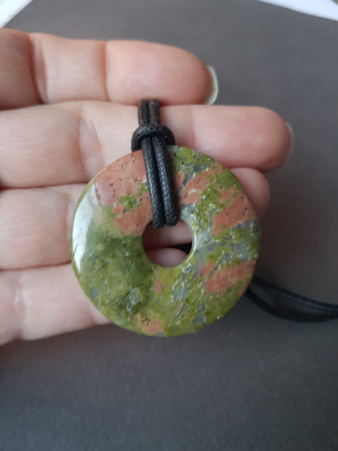 Pandantiv unicat Pandantiv unakit Pandantiv rotund colier pietre semipretioase Cadou zodie scorpion sagetator - bijuterii - coliere - pandative - Artynos.ro