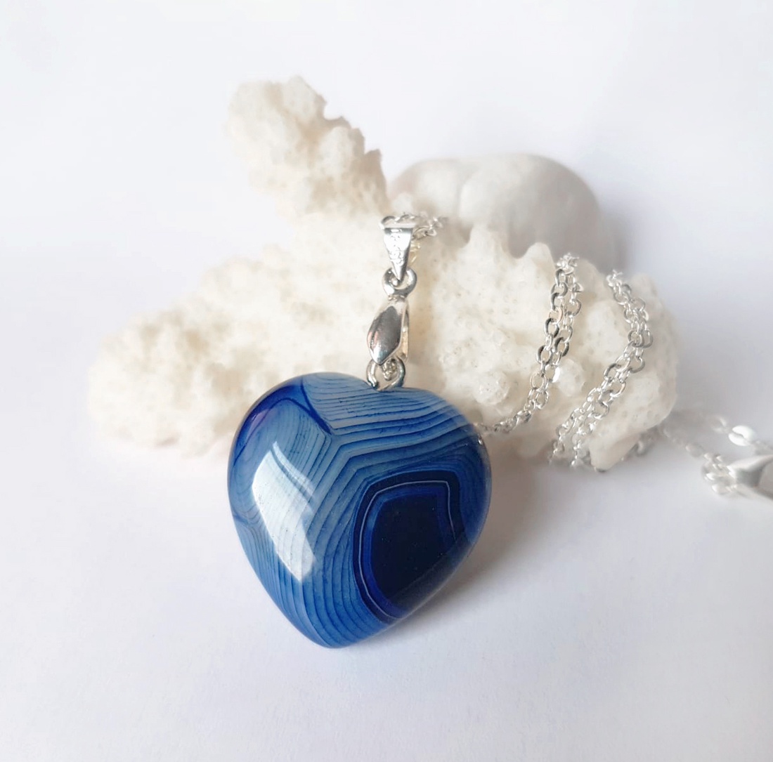 Cadou Craciun Medalion inima albastra pandantiv agata albastra inima colier casual lantisor inima bijuterie minimala - bijuterii - coliere - coliere din pietre semiprețioase - Artynos.ro