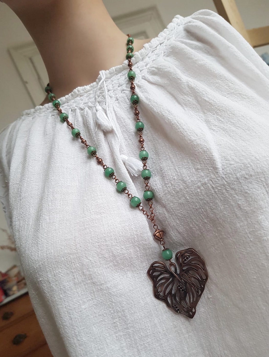 Colier lung artizanal Colier din margele semipretioase verzi Pandantiv frunza cupru colier aventurin verde colier rozar - bijuterii - coliere - coliere din pietre semiprețioase - Artynos.ro