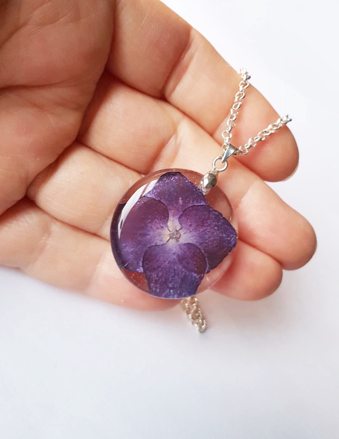 Colier unicat handmade Pandantiv hortensie pandantiv floare naturala medalion botanic cadou iubitoare flori sotie iubita - bijuterii - coliere - pandative - Artynos.ro