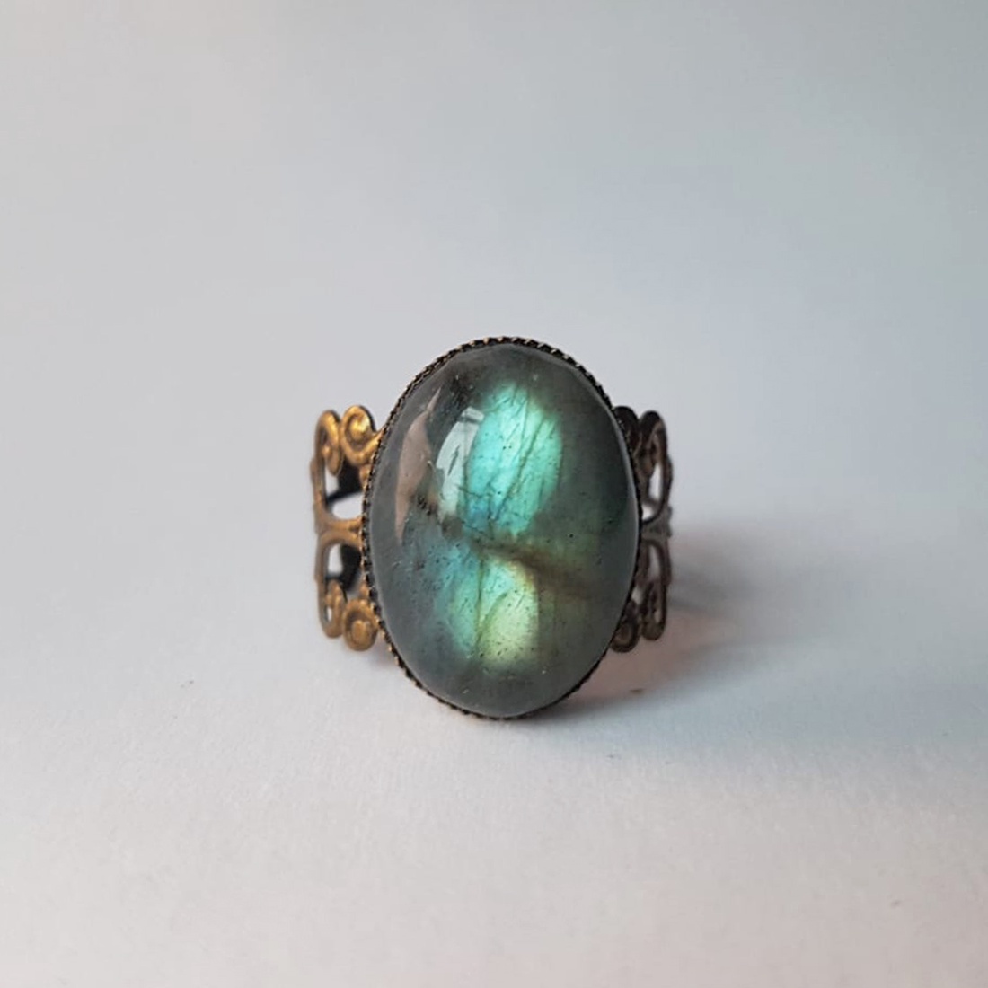Inel cu piatra labradorit inel cadochon piatra pretioasa labradorit inel reglabil filigran inel ajustabil cadou colega - bijuterii - inele - inele cu pietre semiprețioase - Artynos.ro