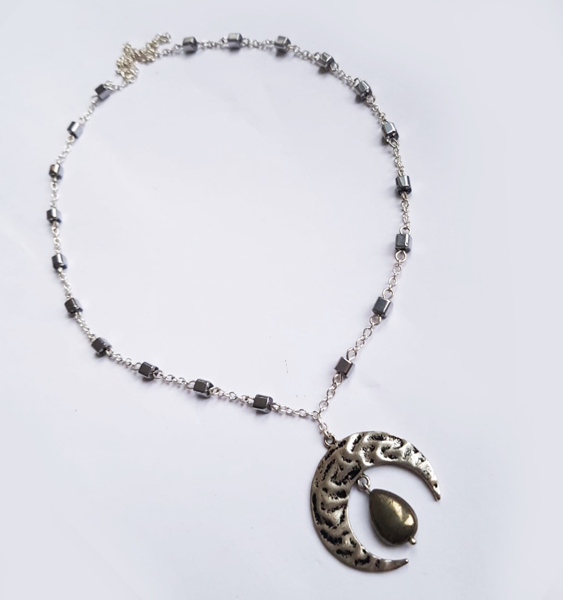 Colier lung artizanal Colier din margele semipretioase verzi Pandantiv frunza cupru colier aventurin verde colier rozar - bijuterii - coliere - coliere din pietre semiprețioase - Artynos.ro