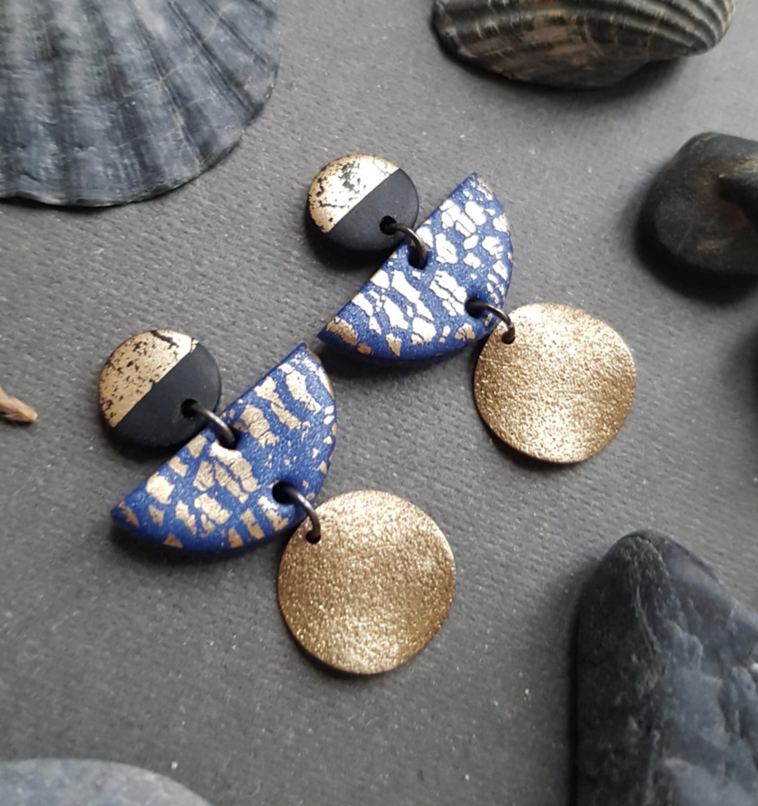 Cercei moderni cercei moderni roz maro, cercei toamna cercei atarnatori cu tija, bijuterie contemporana cadou Craciun - bijuterii - cercei - cercei cu figurine - Artynos.ro