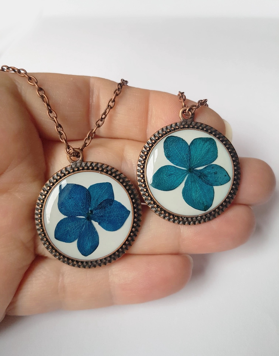 Colier camee handmade Pandantiv vintage din rasina flori naturale buchet de flori colier floare verde cadou dama martie - bijuterii - coliere - pandative - Artynos.ro