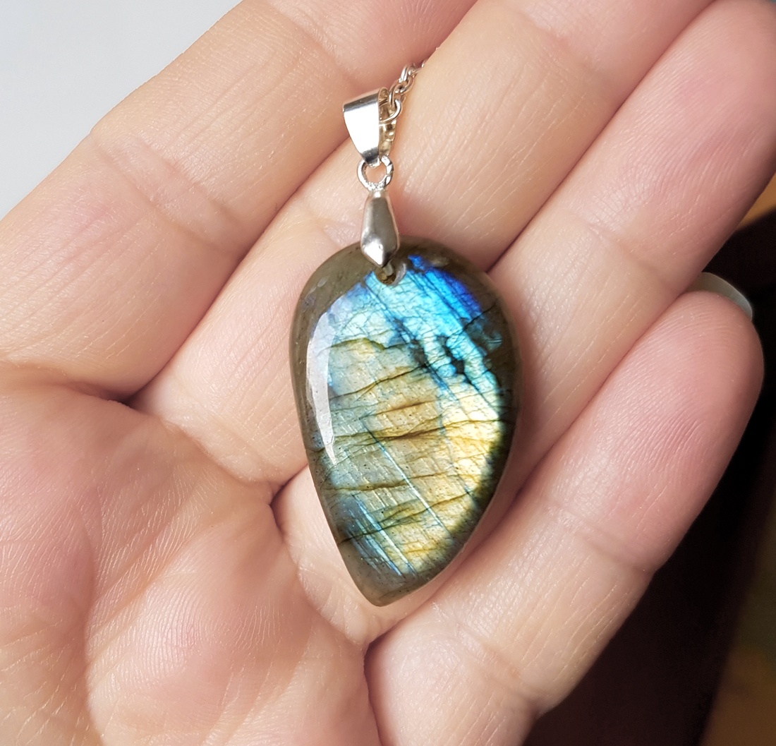 Pandantiv din labradorit colier labradorit pandantiv zodia sagetator leu scorpion pandantiv cristal natural cadou barbat - bijuterii - coliere - coliere din pietre semiprețioase - Artynos.ro