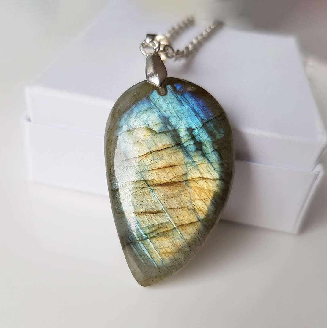 Pandantiv din labradorit colier labradorit pandantiv zodia sagetator leu scorpion pandantiv cristal natural cadou barbat - bijuterii - coliere - coliere din pietre semiprețioase - Artynos.ro