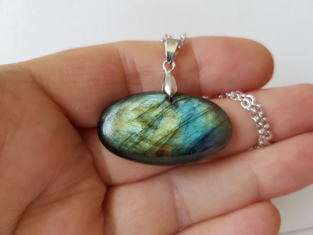 Pandantiv din labradorit colier labradorit pandantiv zodia sagetator leu scorpion pandantiv cristal natural cadou martie - bijuterii - coliere - coliere din pietre semiprețioase - Artynos.ro