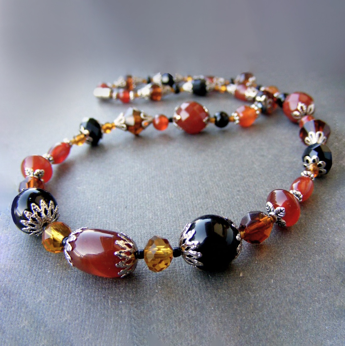 Colier cu agate si onix Colier pietre semipretioase rosii colier margele cadou sotie iubita martisor martie ziua femeii - bijuterii - coliere - coliere din pietre semiprețioase - Artynos.ro