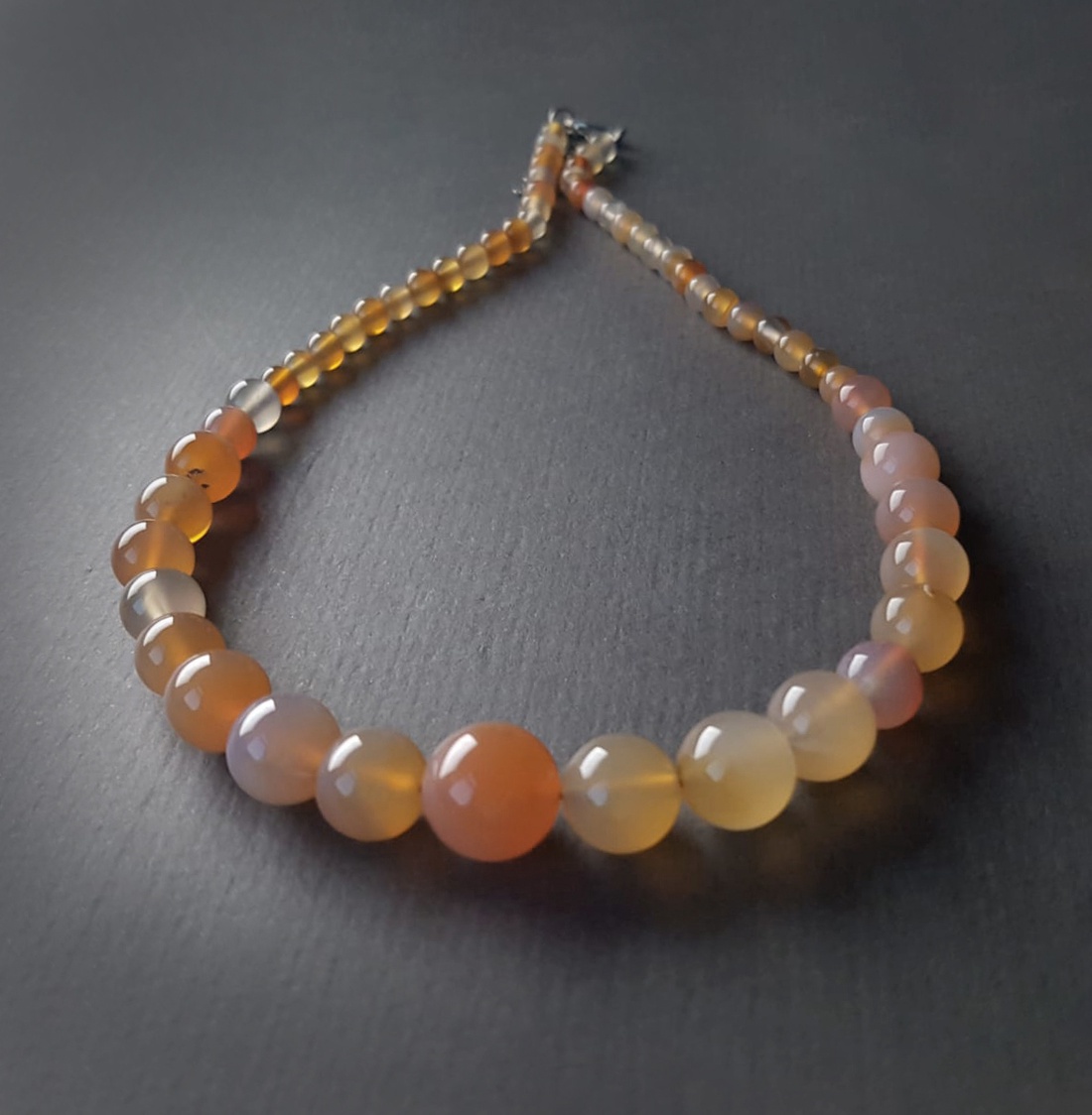 Colier handmade din pietre semipretioase, colier din carneol, bijuterie carnelian, cadou zodie berbec leu sagetator - bijuterii - coliere - coliere din pietre semiprețioase - Artynos.ro