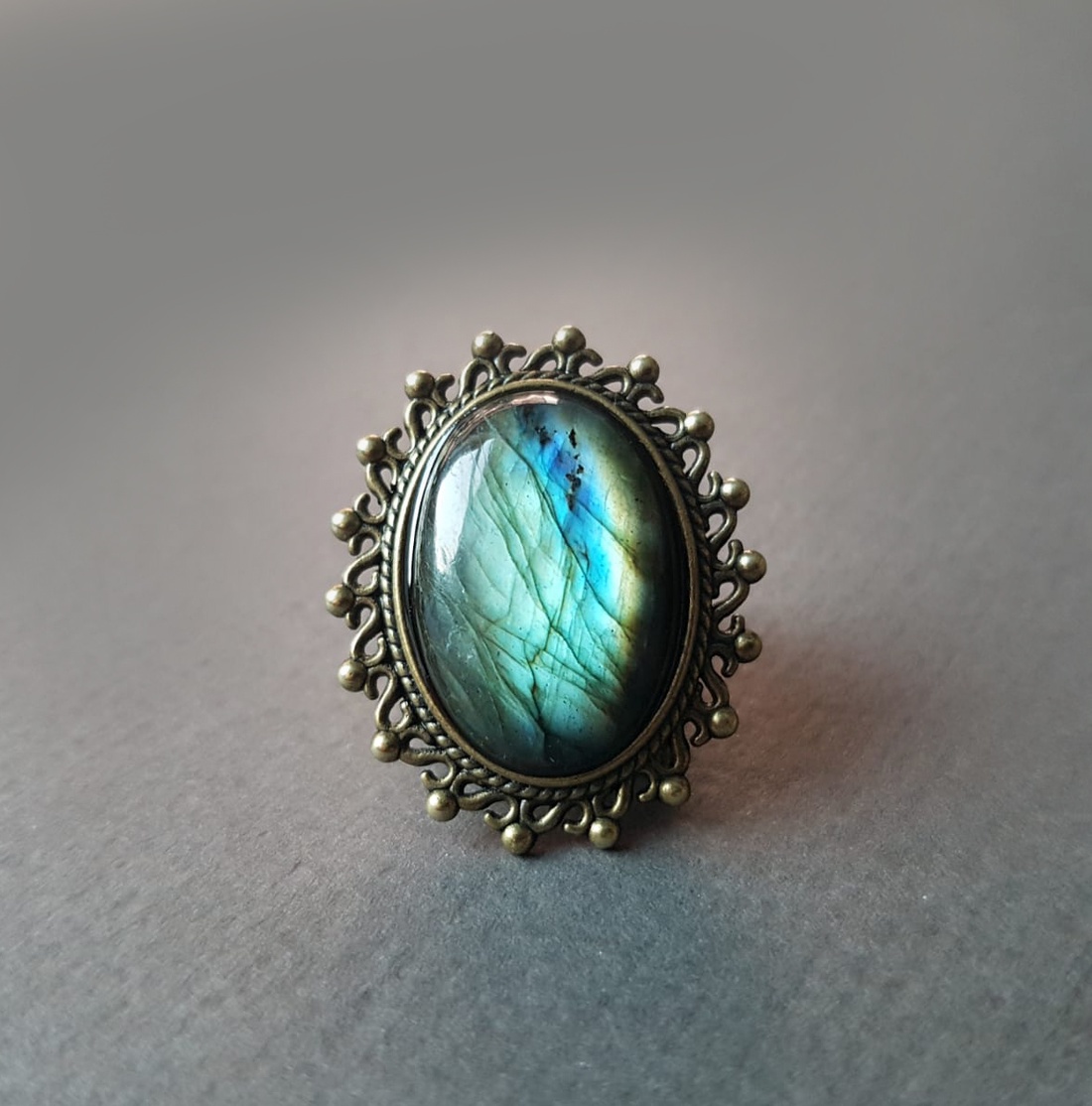 Inel labradorit inel cadochon piatra pretioasa labradorit inel reglabil filigran inel ajustabil bijuterie cadou colega - bijuterii - inele - inele cu pietre semiprețioase - Artynos.ro