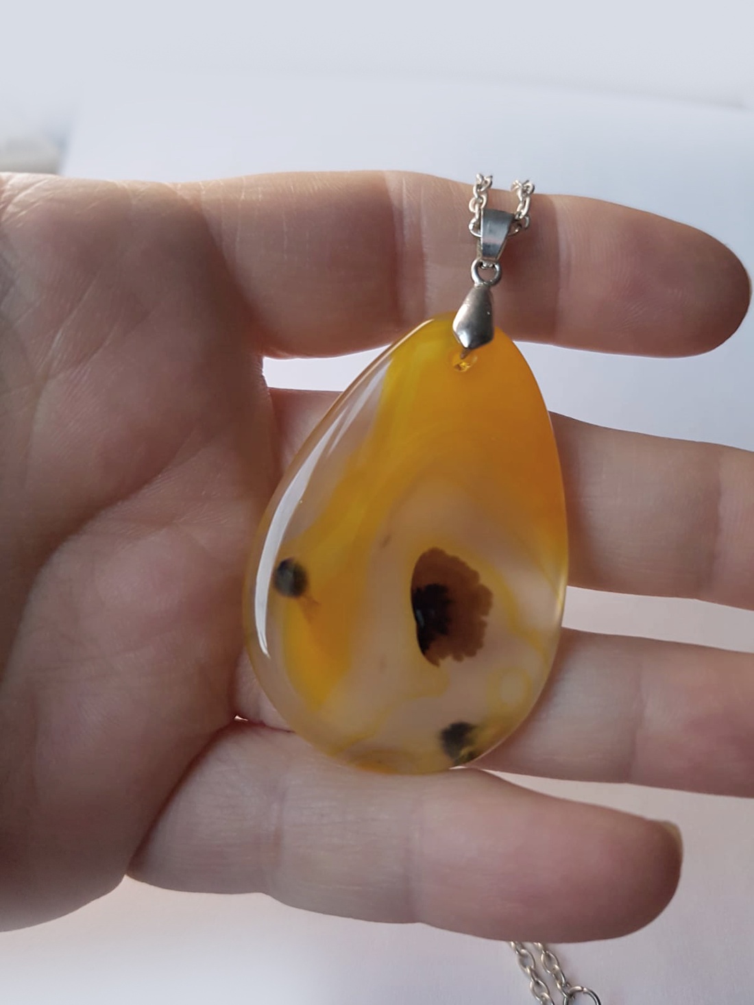 Pandantiv cu agata galbena, pandantiv piatra semipretioasa Pandantiv Agata bumblebee Naturala cadou ziua femeii mamei - bijuterii - coliere - coliere din pietre semiprețioase - Artynos.ro