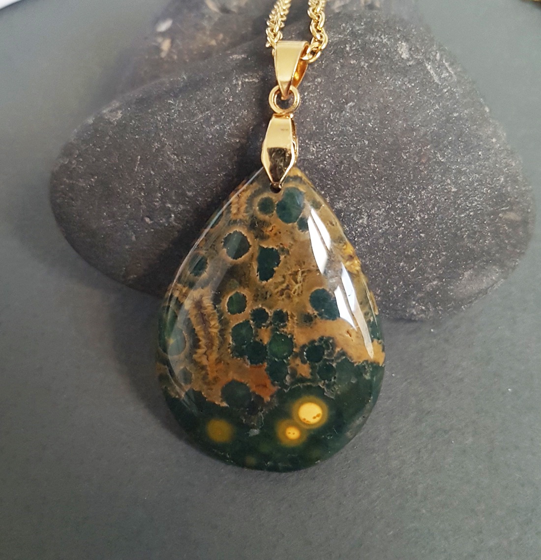 Pandantiv jasp pandantiv piatra semipretioasa colier pietre semipretioase cadou berbec scorpion ziua mamei martisor - bijuterii - coliere - coliere din pietre semiprețioase - Artynos.ro