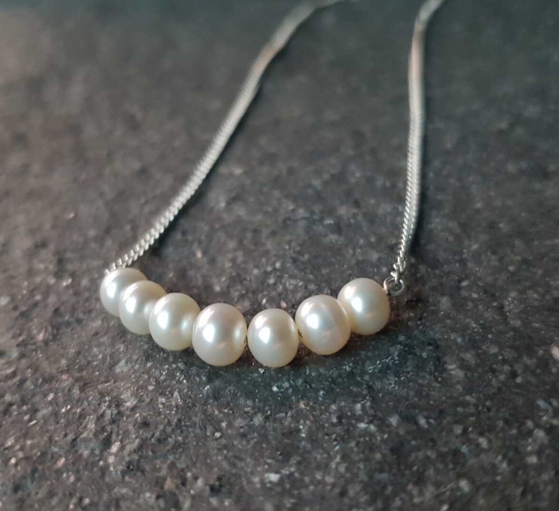 Colier minimalist perle naturale pandantiv de argint 925 pandantiv perle albe mireasa, colier baza gatului cadou Craciun - bijuterii - coliere - coliere din argint - Artynos.ro