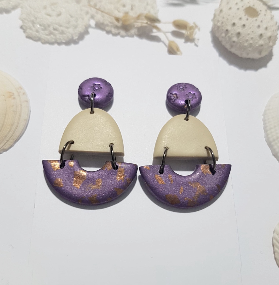 Cercei moderni cercei moderni bej violet, cercei toamna cercei atarnatori cu tija, bijuterie contemporana cadou Craciun - bijuterii - cercei - cercei lungi - Artynos.ro