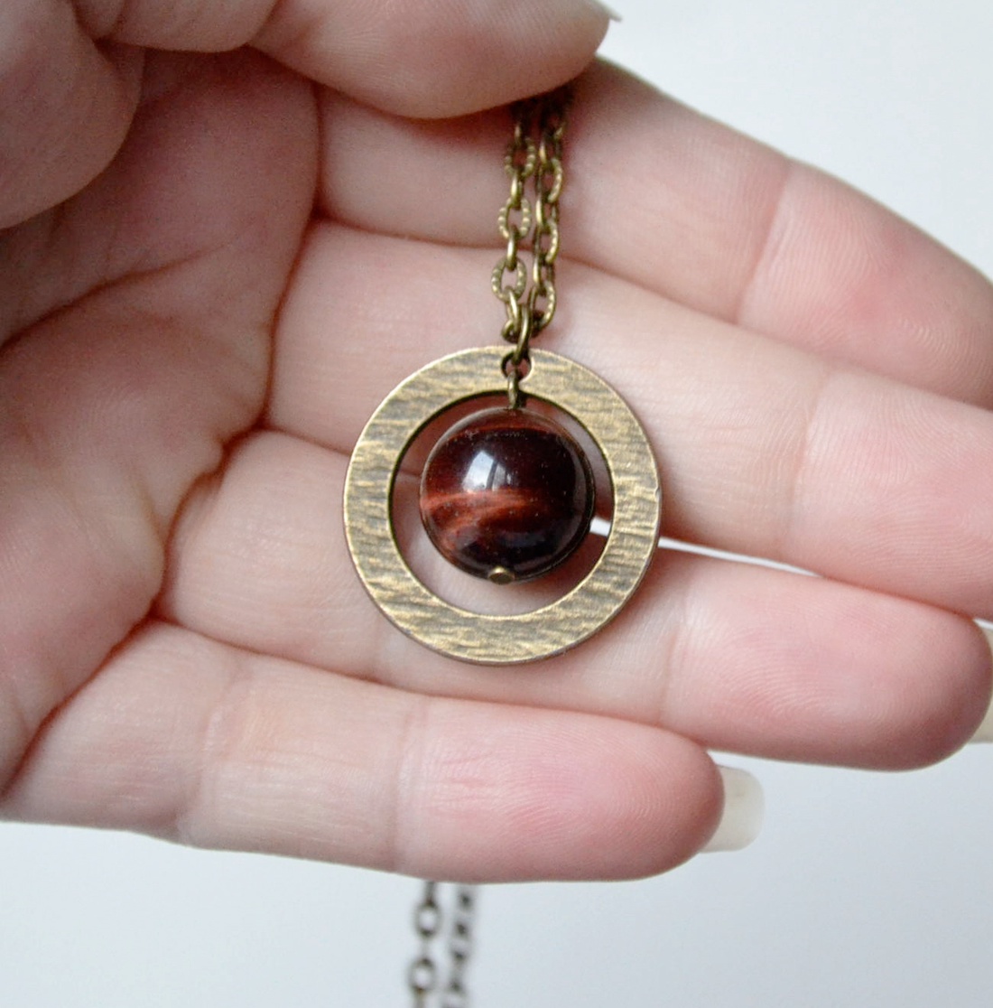 Cadou pentru barbati Pandantiv ochi de tigru pandantiv unicat bijuterie minimalista pandantiv barbati piatra naturala  - bijuterii - coliere - pandative - Artynos.ro