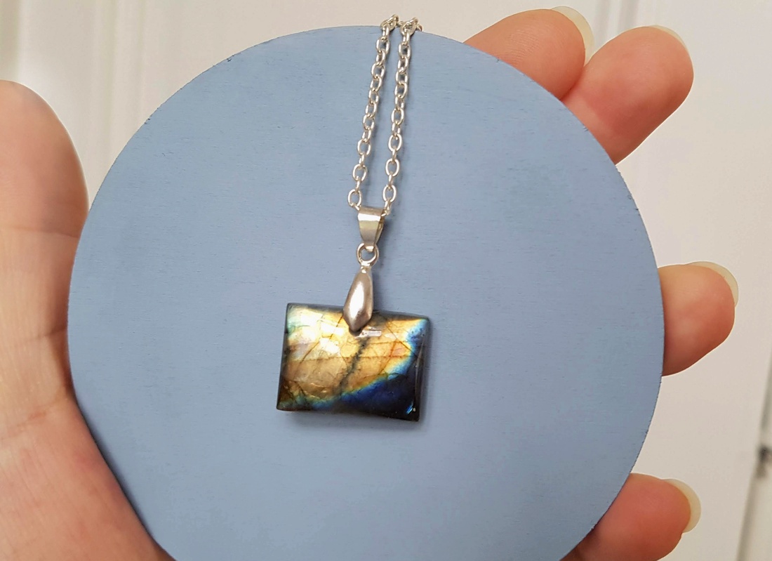 Pandantiv labradorit natural colier piatra semipretioasa pandantiv piatra naturala oval bijuterie cuart cadou barbat - bijuterii - coliere - coliere din pietre semiprețioase - Artynos.ro