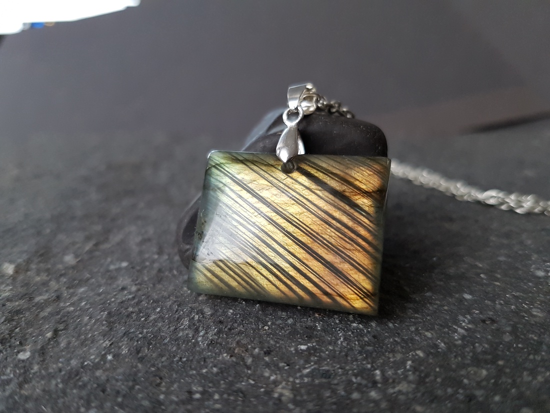 Pandantiv labradorit natural colier piatra semipretioasa pandantiv piatra naturala oval bijuterie cuart cadou barbat - bijuterii - coliere - coliere din pietre semiprețioase - Artynos.ro