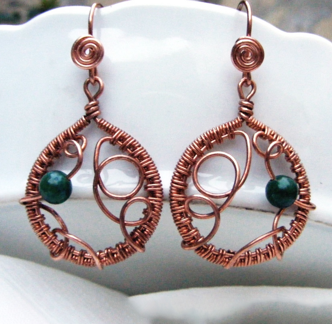 Cercei boemi artizanali cercei din sarma cupru cercei cu pietre semipretioase verzi cercei atarnatori bijuterii handmade - bijuterii - cercei - cercei hoops - Artynos.ro